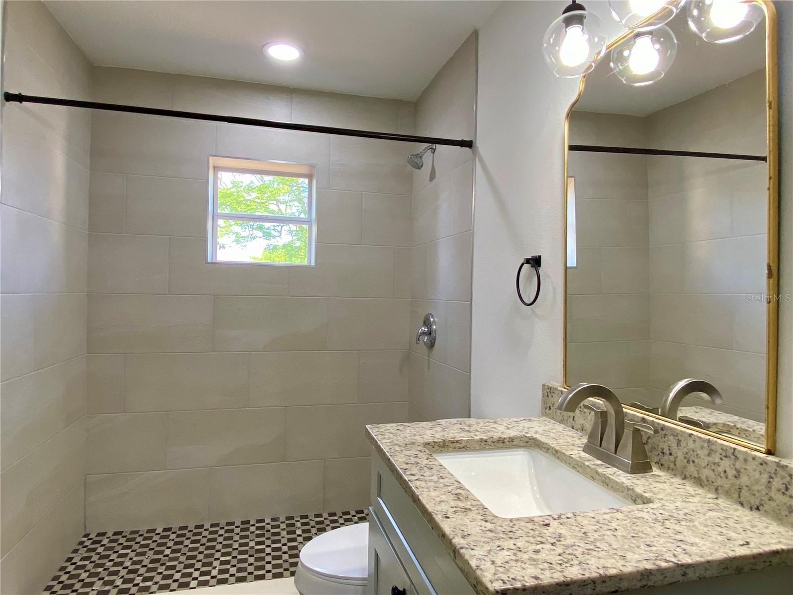 111 E KEY AVE, EUSTIS, FL, 32726