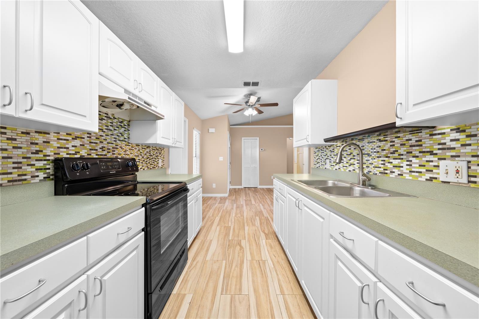 907 ROBINSON AVE, ST CLOUD, FL, 34769