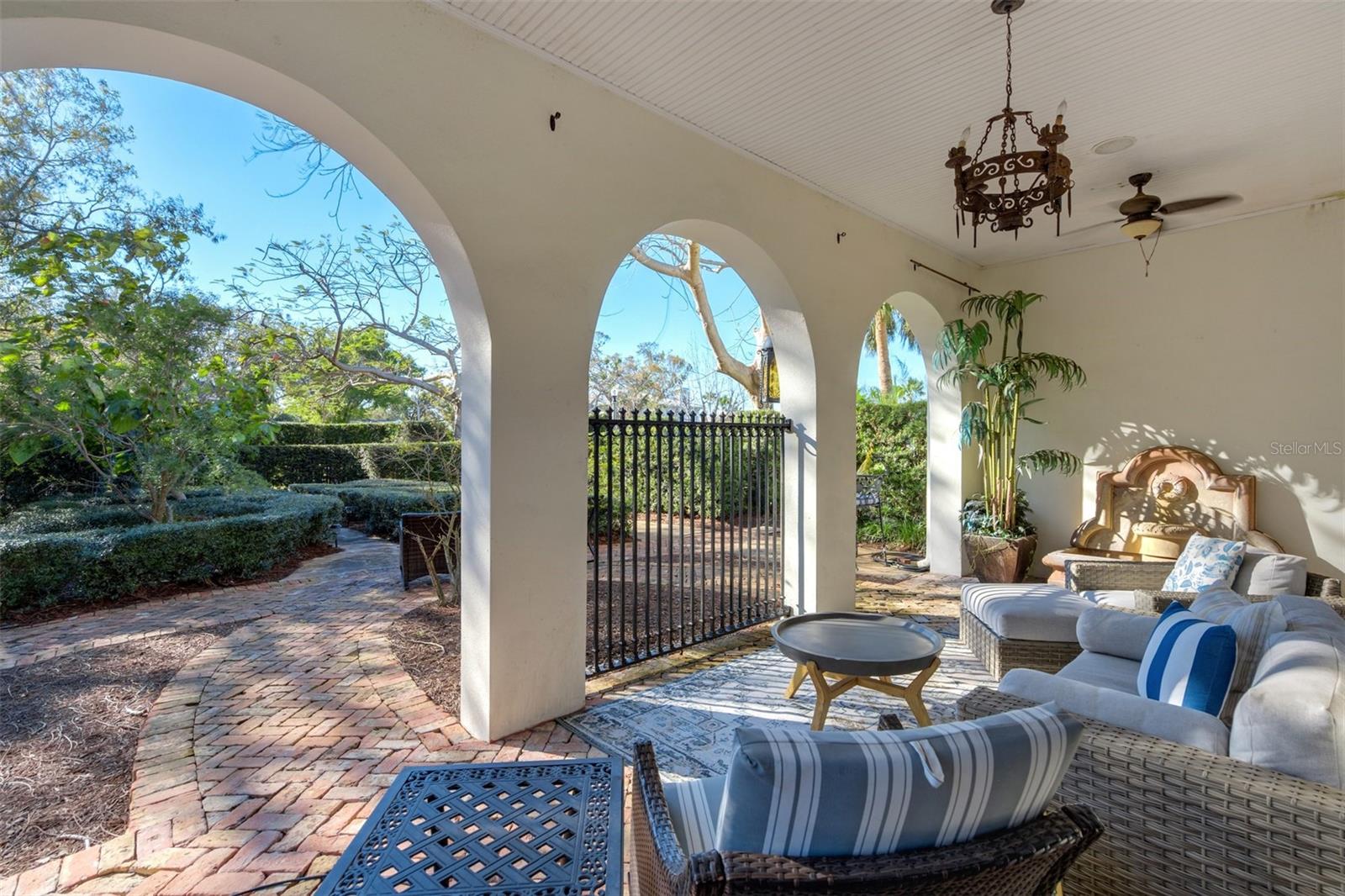 1102 PALM VIEW AVE, BELLEAIR, FL, 33756