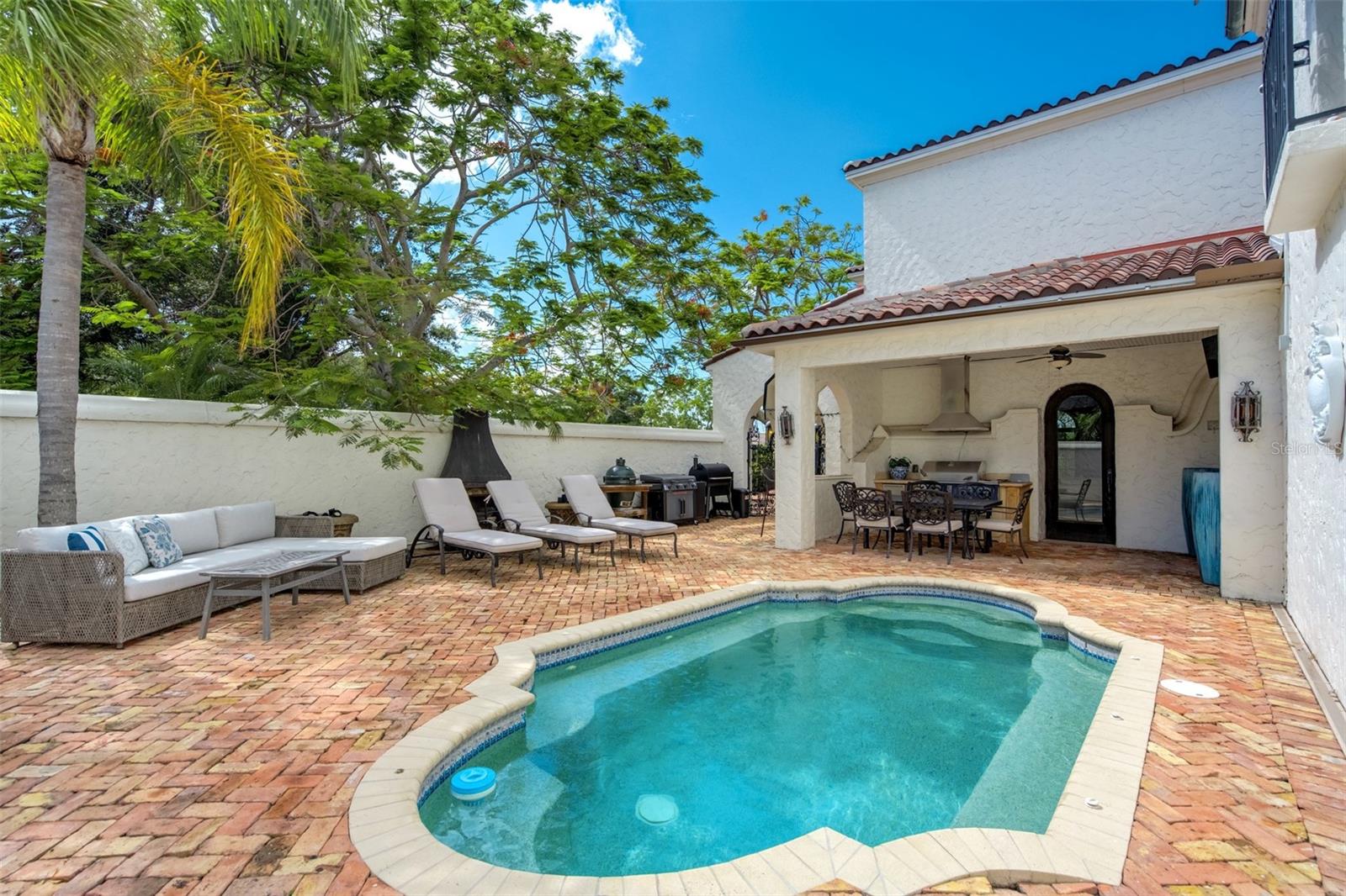 1102 PALM VIEW AVE, BELLEAIR, FL, 33756