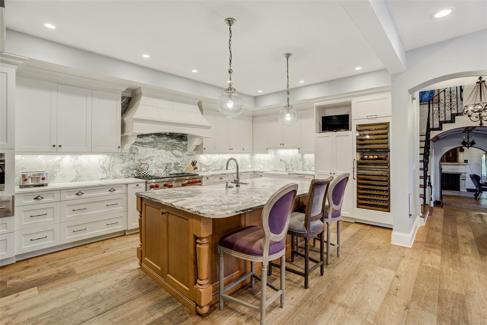 1102 PALM VIEW AVE, BELLEAIR, FL, 33756