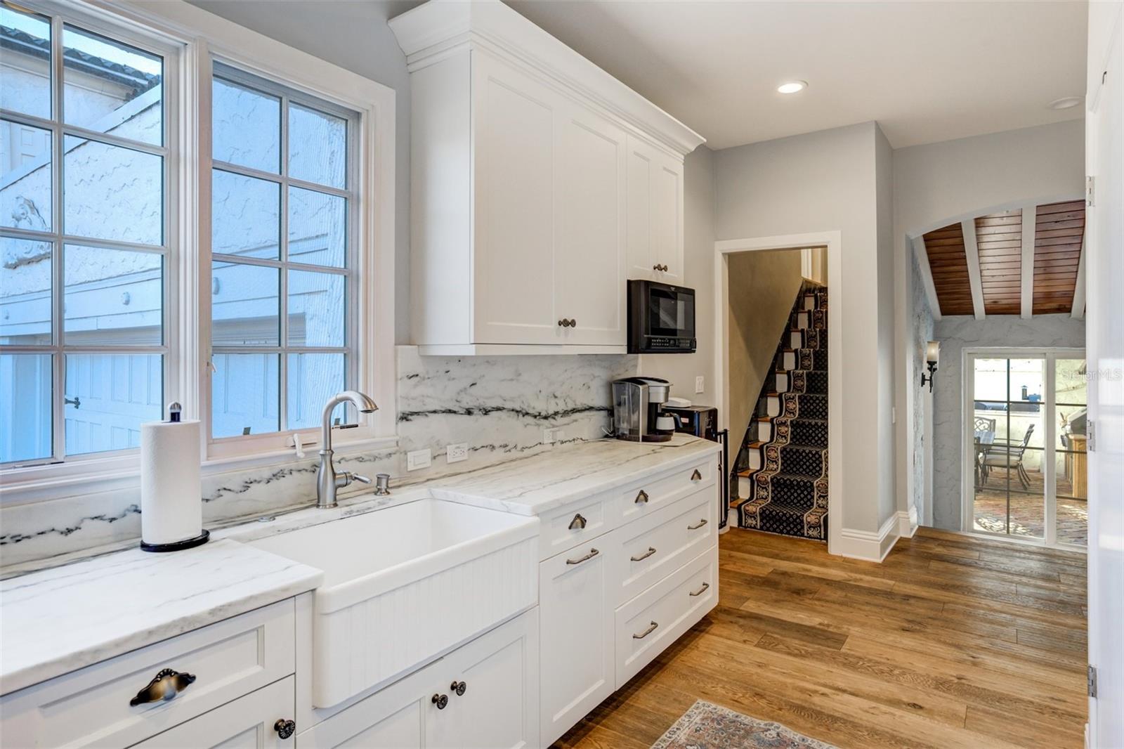 1102 PALM VIEW AVE, BELLEAIR, FL, 33756