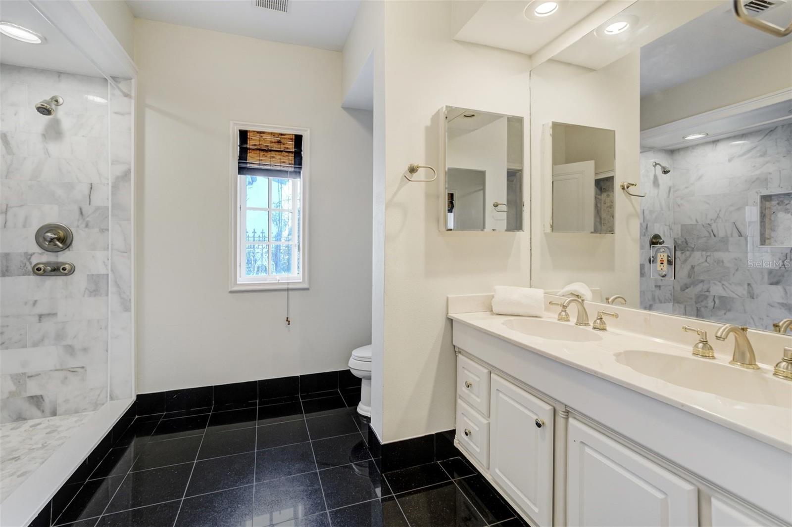 1102 PALM VIEW AVE, BELLEAIR, FL, 33756