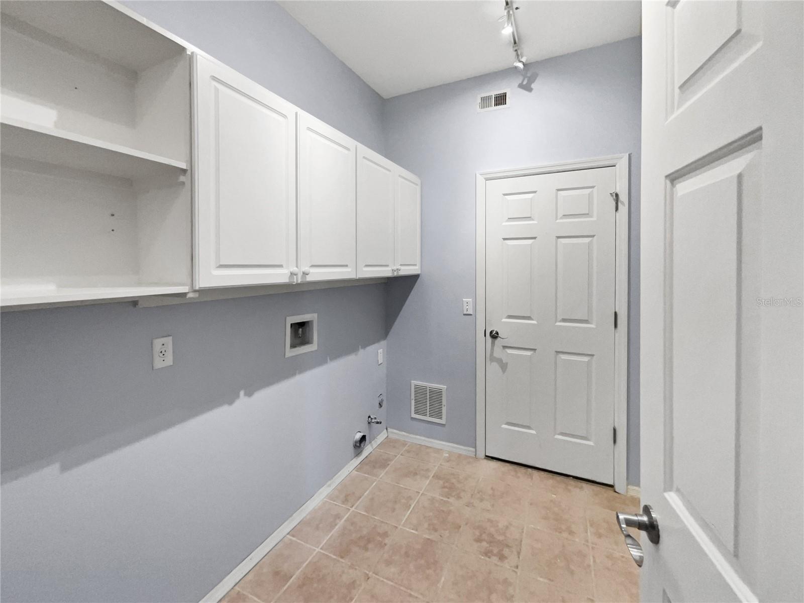 1051 SHIMMERING SAND DR, OCOEE, FL, 34761