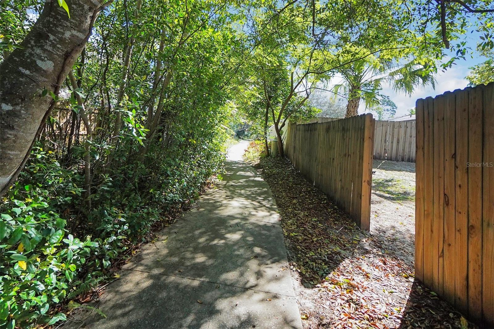 124 LEDBURY DR, LONGWOOD, FL, 32779