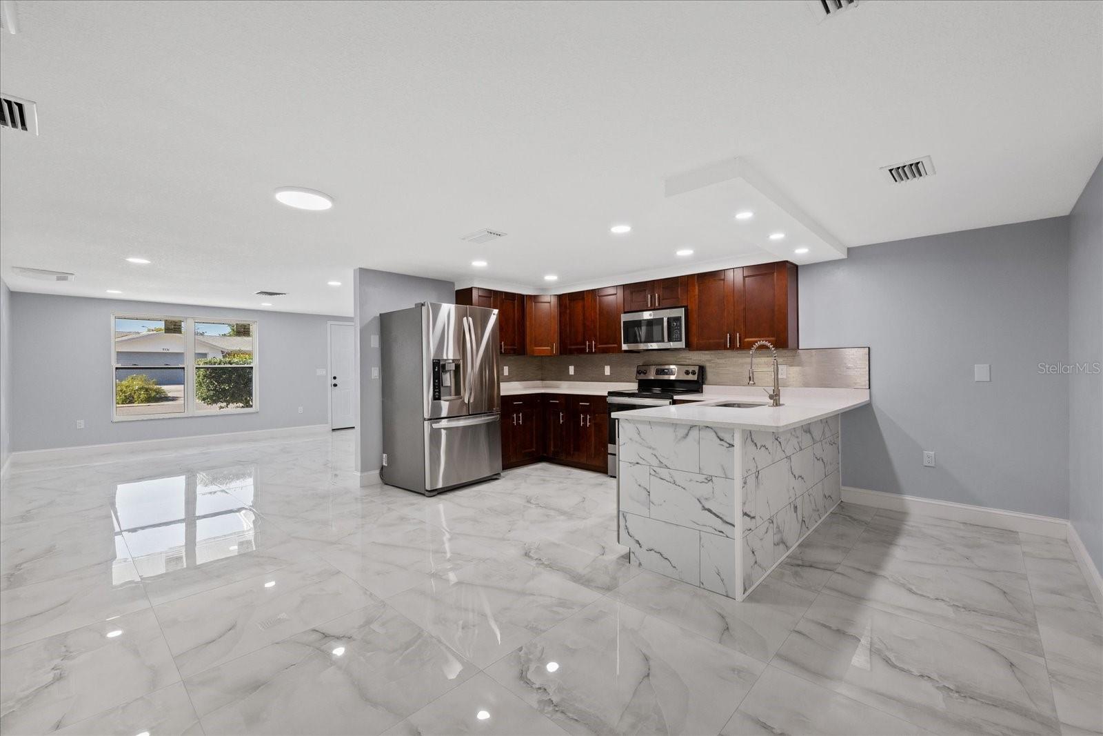 7736 SEASHORE DR, PORT RICHEY, FL, 34668