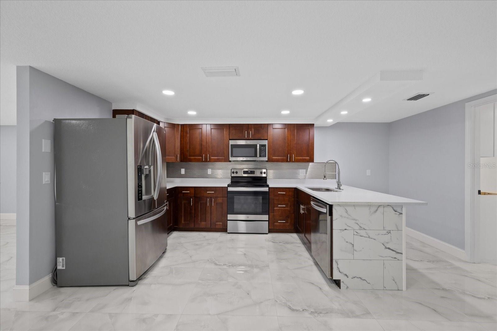 7736 SEASHORE DR, PORT RICHEY, FL, 34668