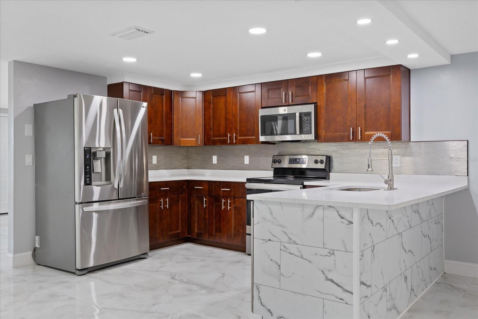 7736 SEASHORE DR, PORT RICHEY, FL, 34668