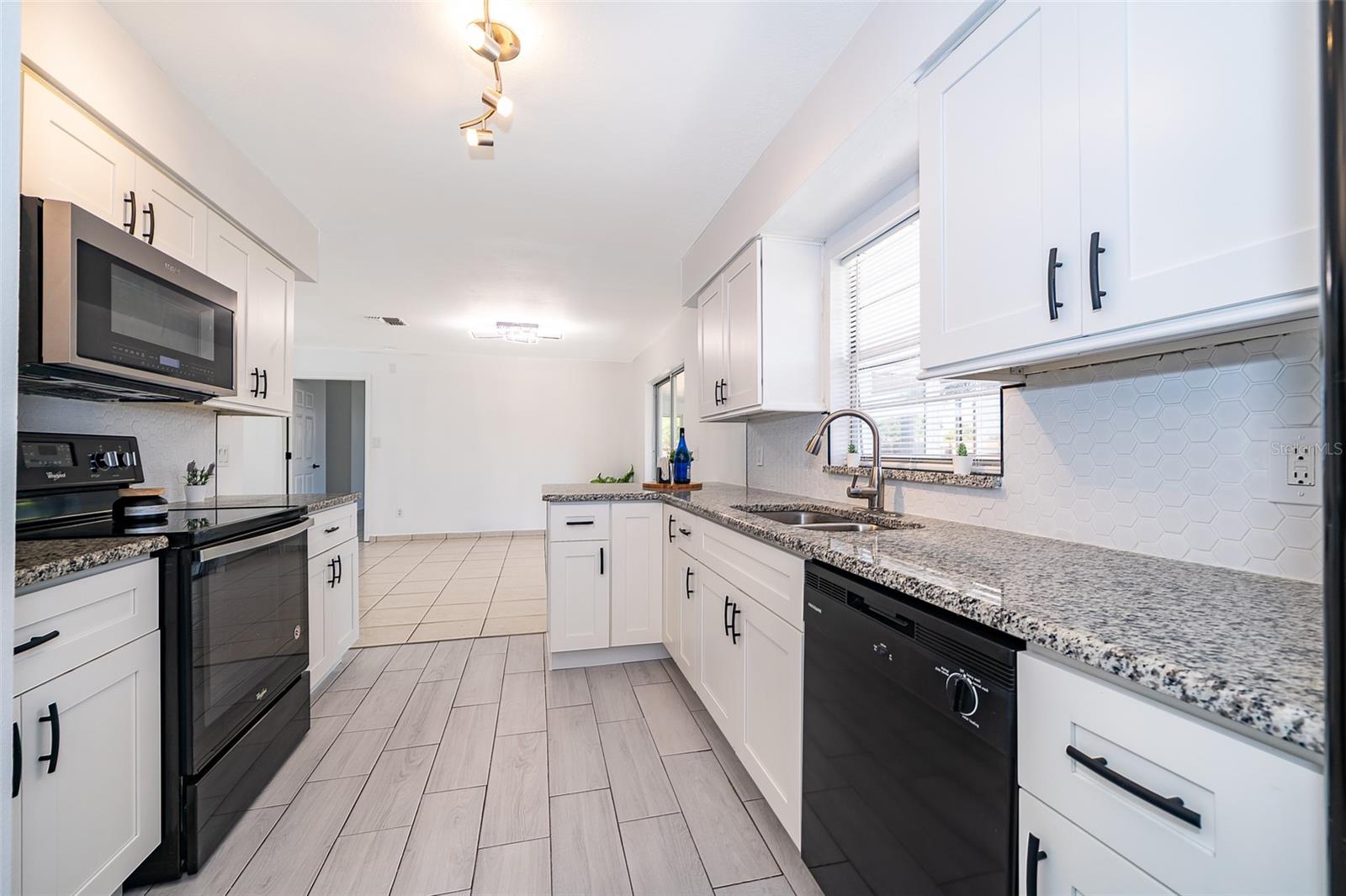 201 LA PAZ DR, KISSIMMEE, FL, 34743