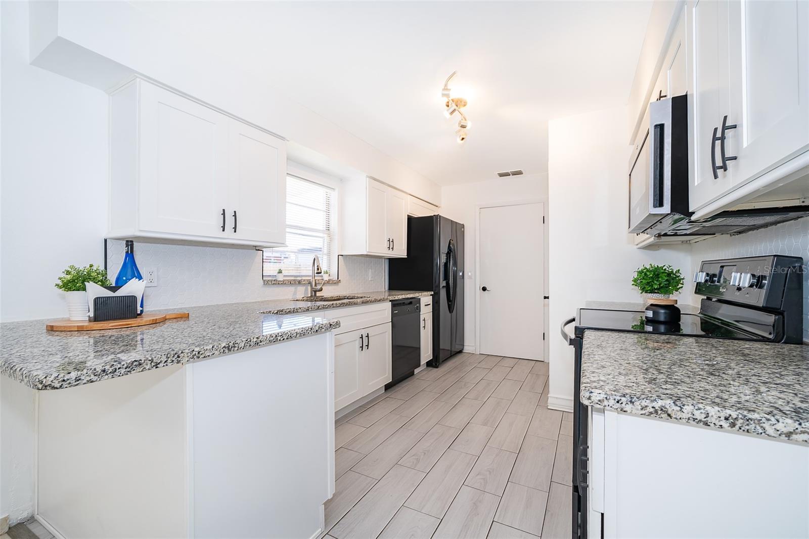 201 LA PAZ DR, KISSIMMEE, FL, 34743