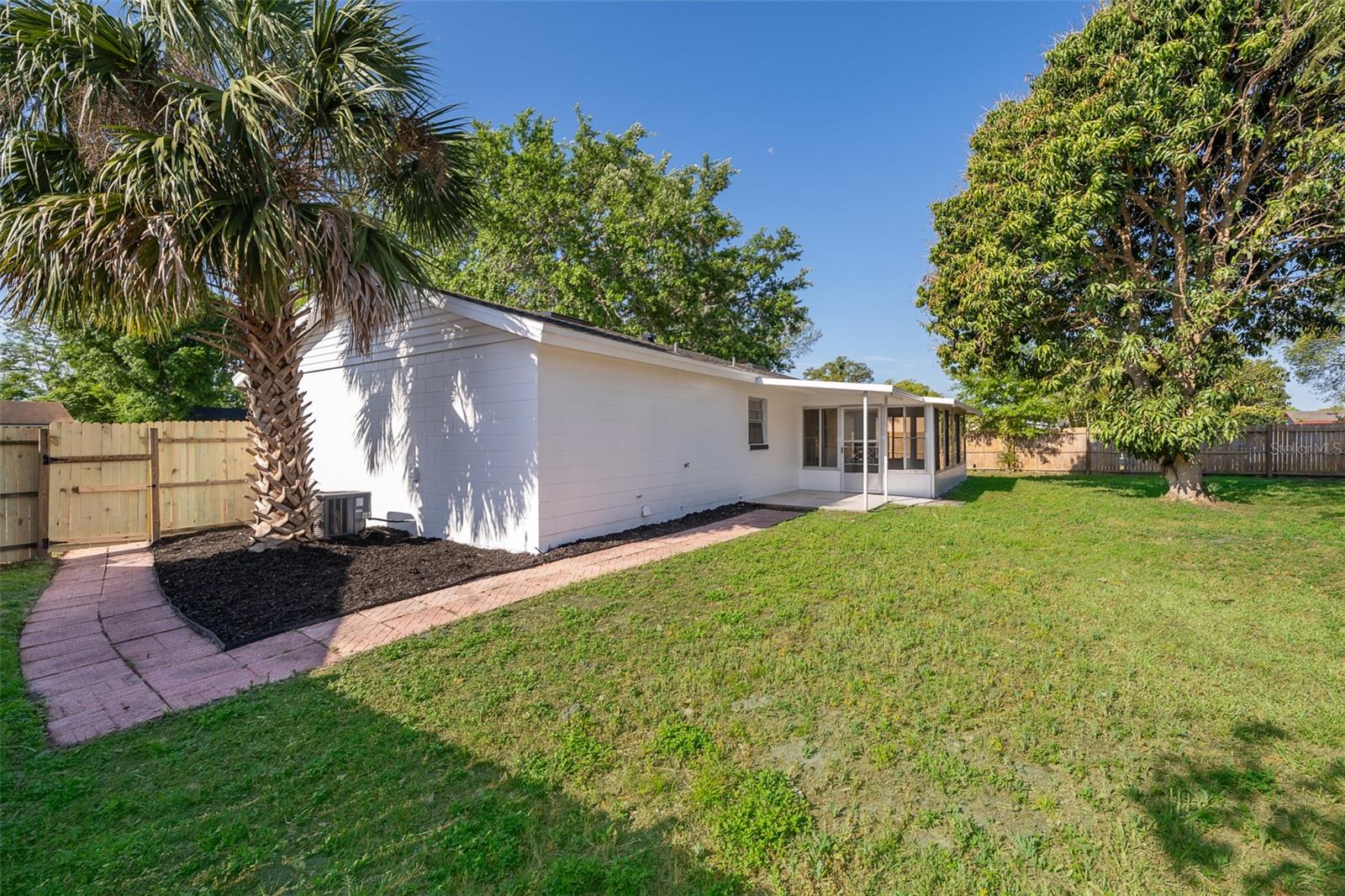 201 LA PAZ DR, KISSIMMEE, FL, 34743