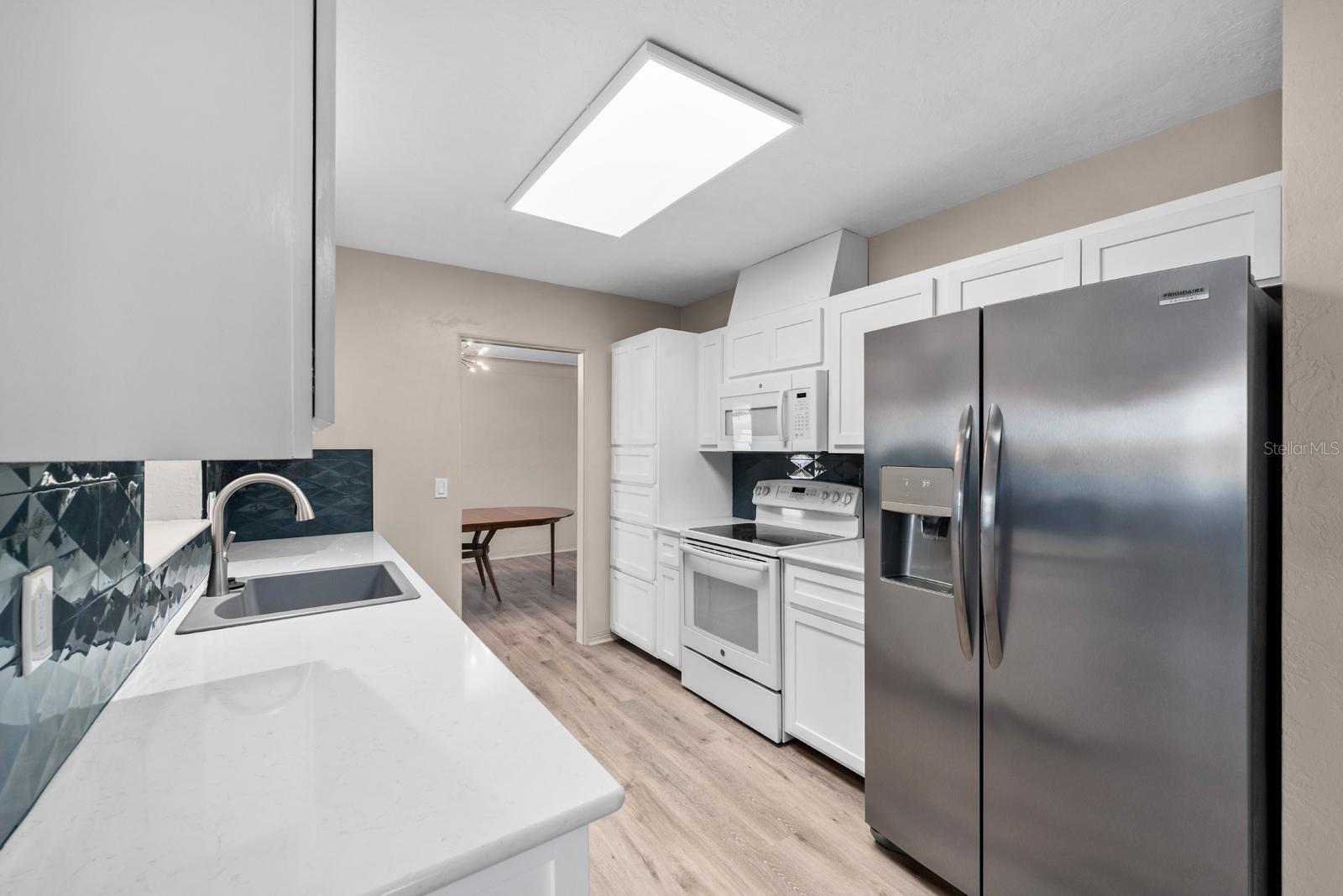 6470 28TH TER N, ST PETERSBURG, FL, 33710