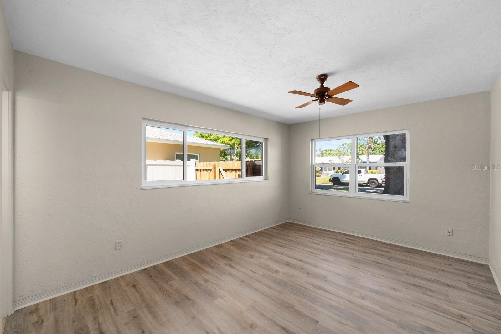 6470 28TH TER N, ST PETERSBURG, FL, 33710