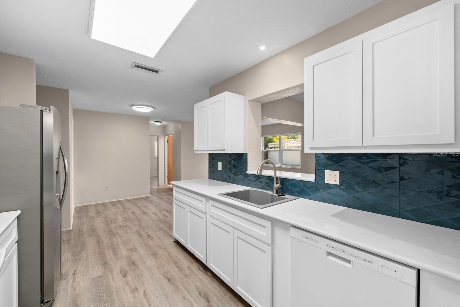 6470 28TH TER N, ST PETERSBURG, FL, 33710