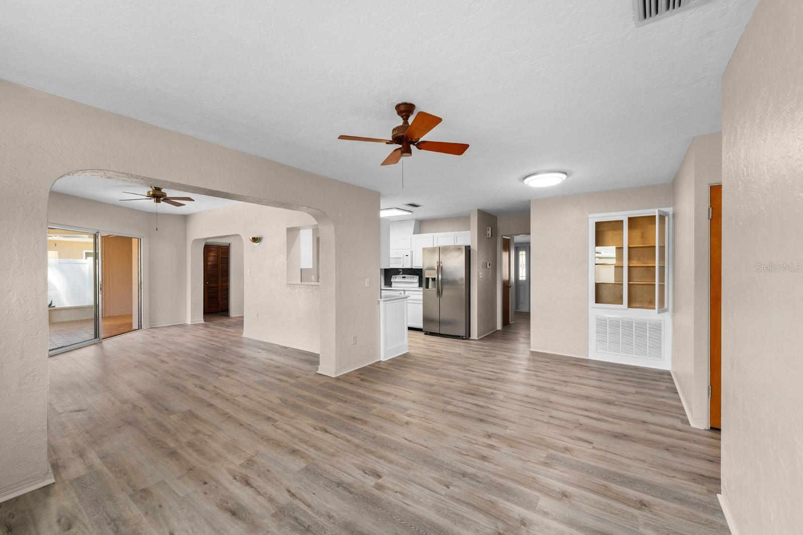 6470 28TH TER N, ST PETERSBURG, FL, 33710