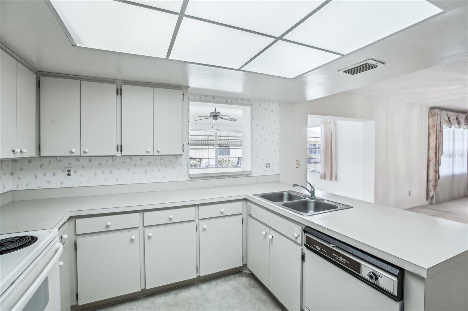 1218 HADDINGTON CIR, SUN CITY CENTER, FL, 33573