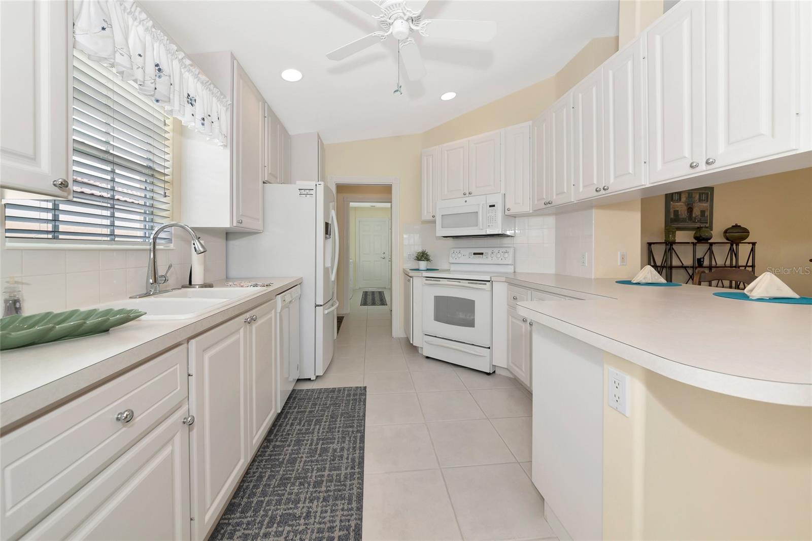 7606 CAMMINARE DR, SARASOTA, FL, 34238