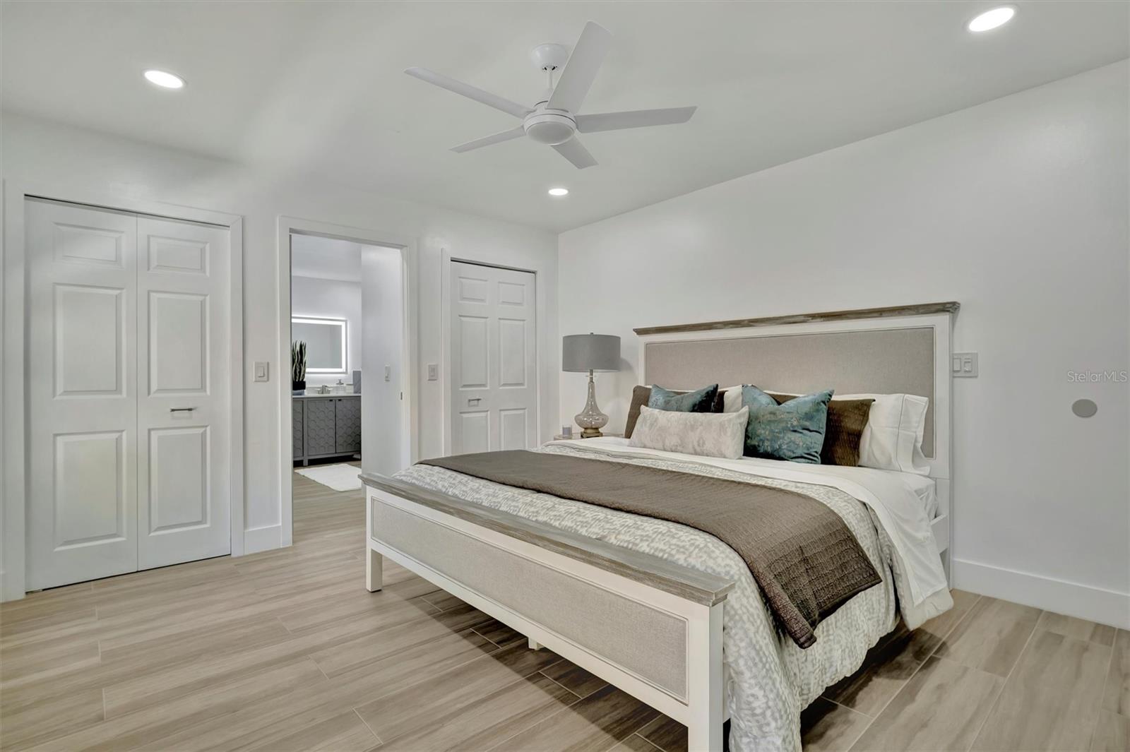 8419 SYLVAN WOODS DR, SARASOTA, FL, 34243