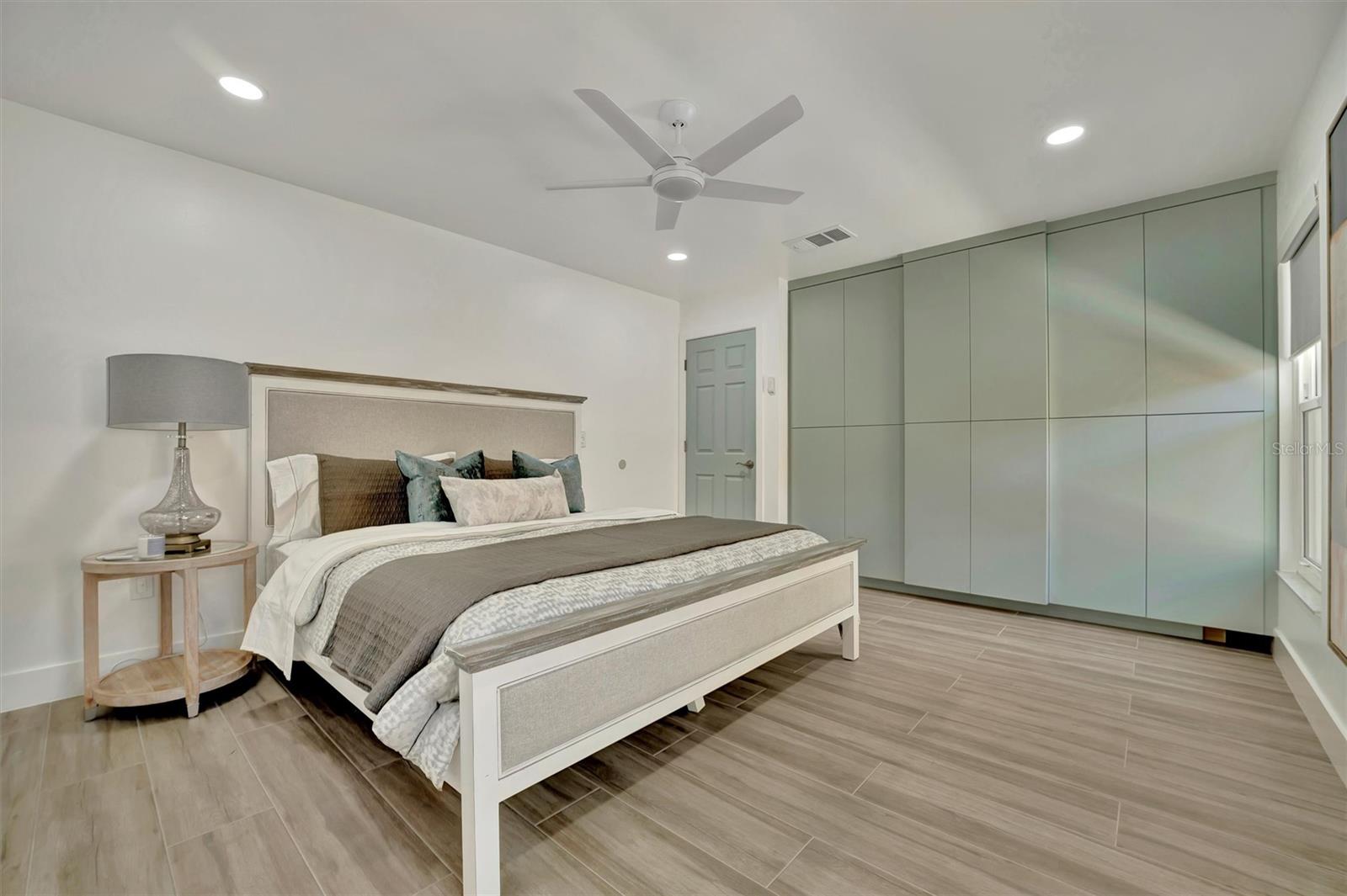 8419 SYLVAN WOODS DR, SARASOTA, FL, 34243