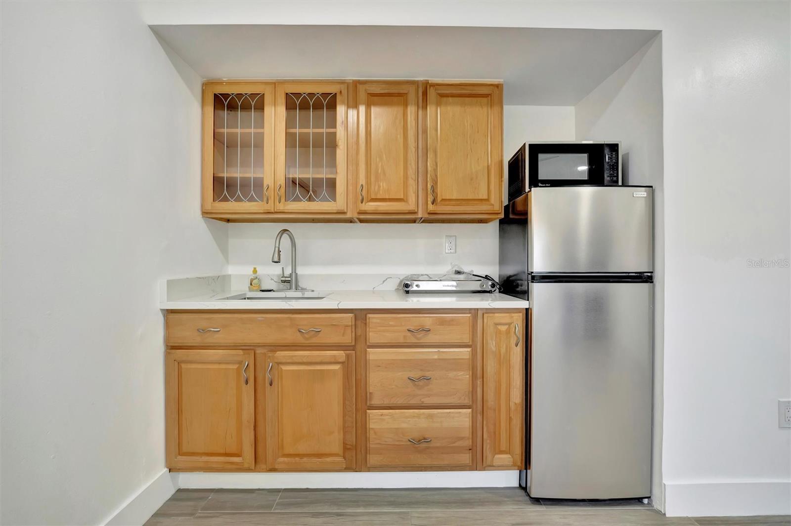 8419 SYLVAN WOODS DR, SARASOTA, FL, 34243