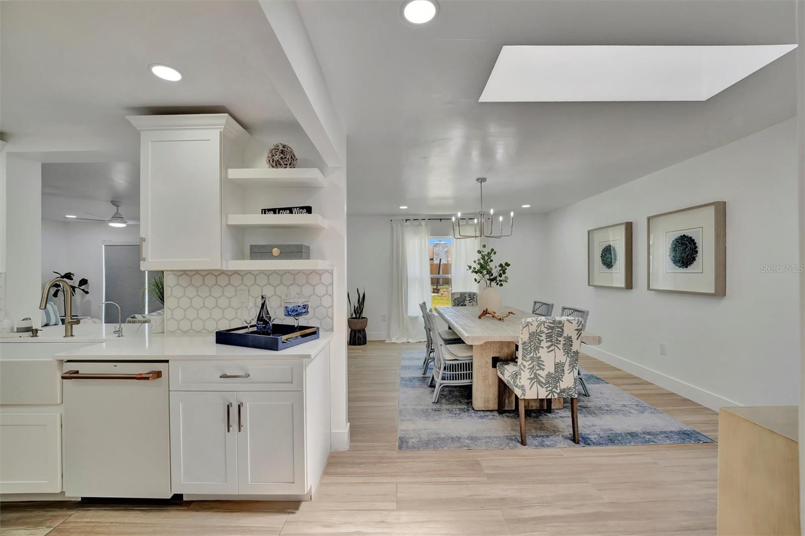 8419 SYLVAN WOODS DR, SARASOTA, FL, 34243