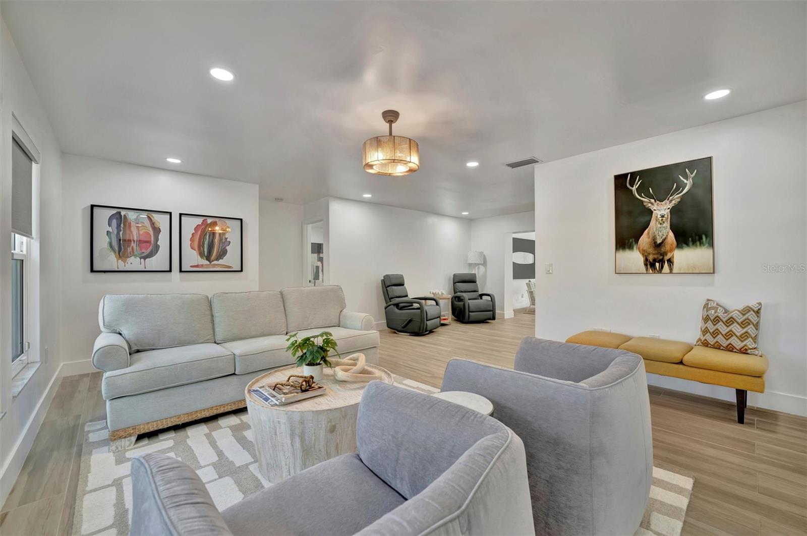 8419 SYLVAN WOODS DR, SARASOTA, FL, 34243