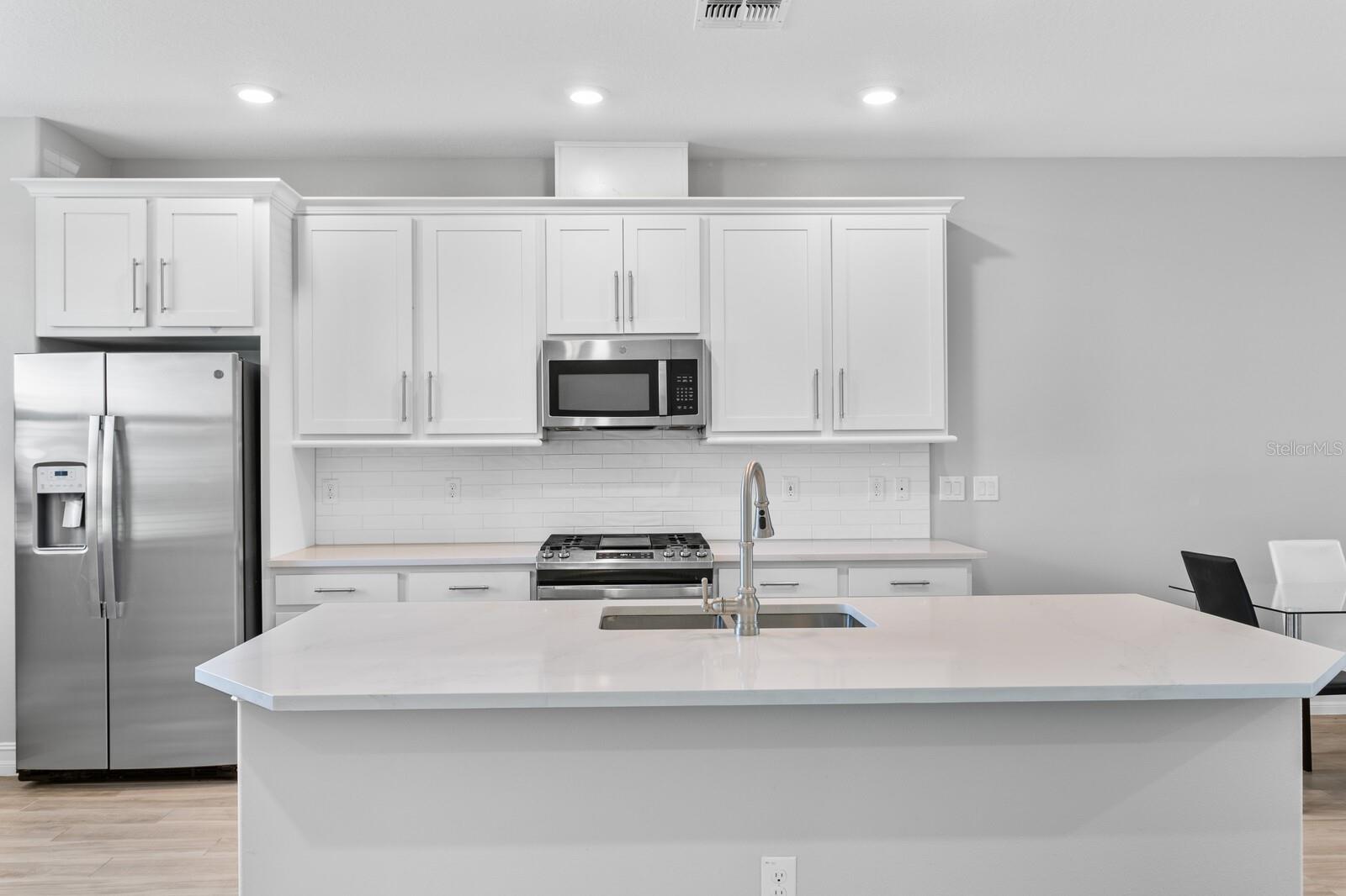 4663 ALMADA LN, WESLEY CHAPEL, FL, 33543