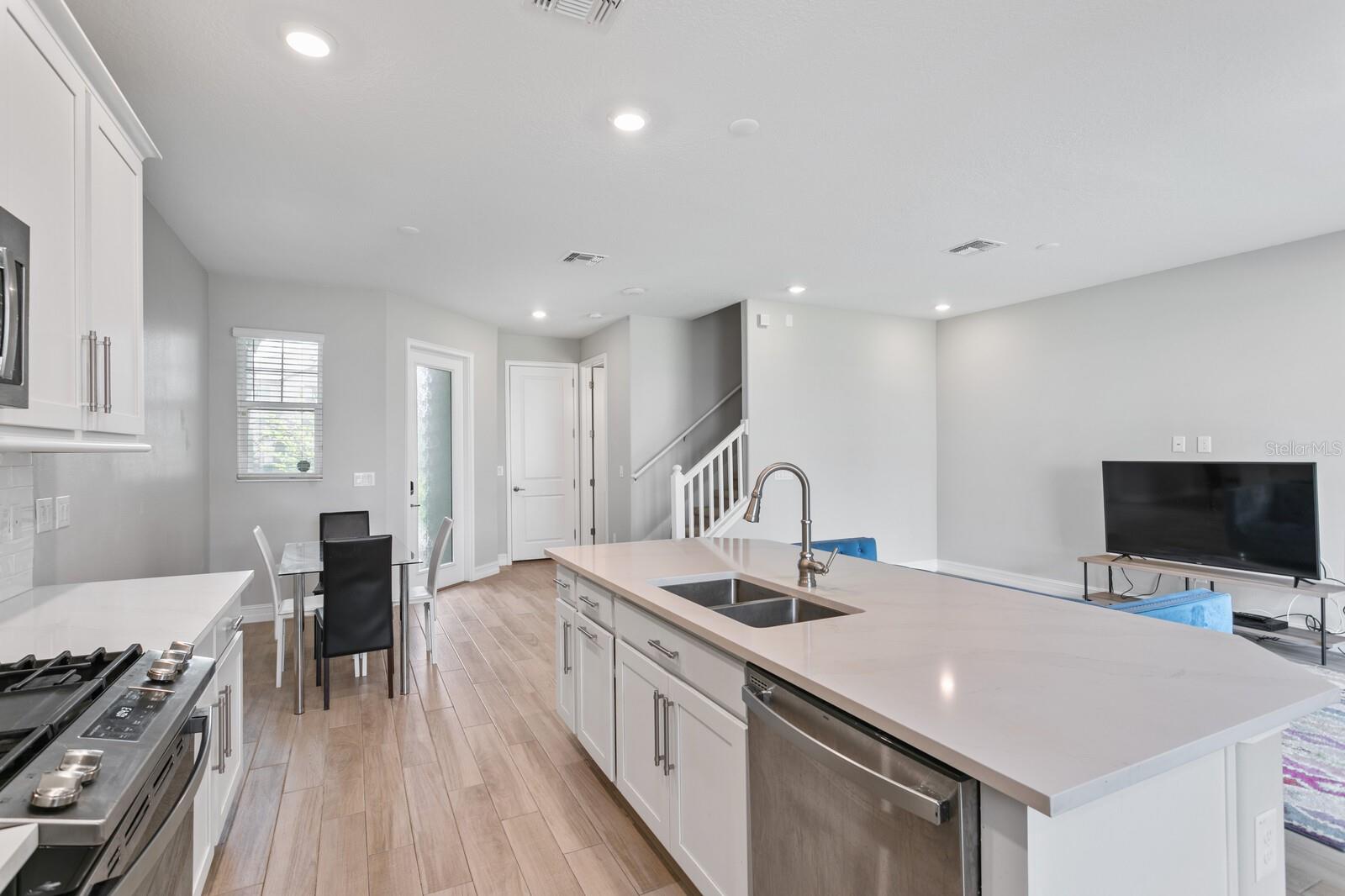 4663 ALMADA LN, WESLEY CHAPEL, FL, 33543