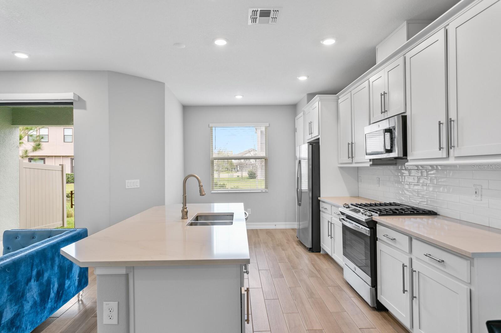 4663 ALMADA LN, WESLEY CHAPEL, FL, 33543