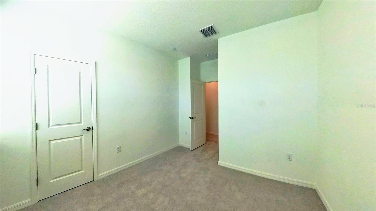 566 ORIENT AVE, DEBARY, FL, 32713
