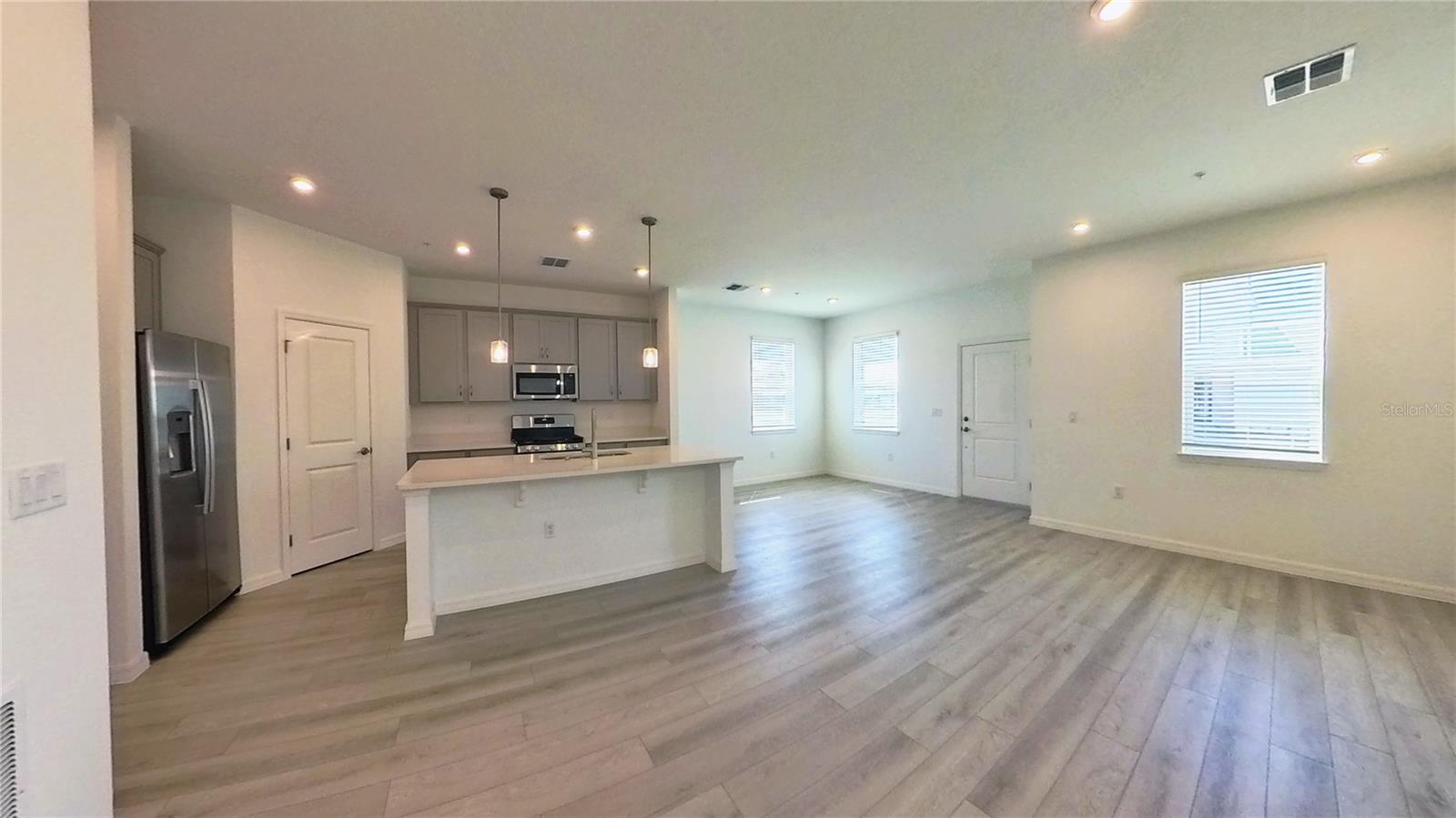 566 ORIENT AVE, DEBARY, FL, 32713