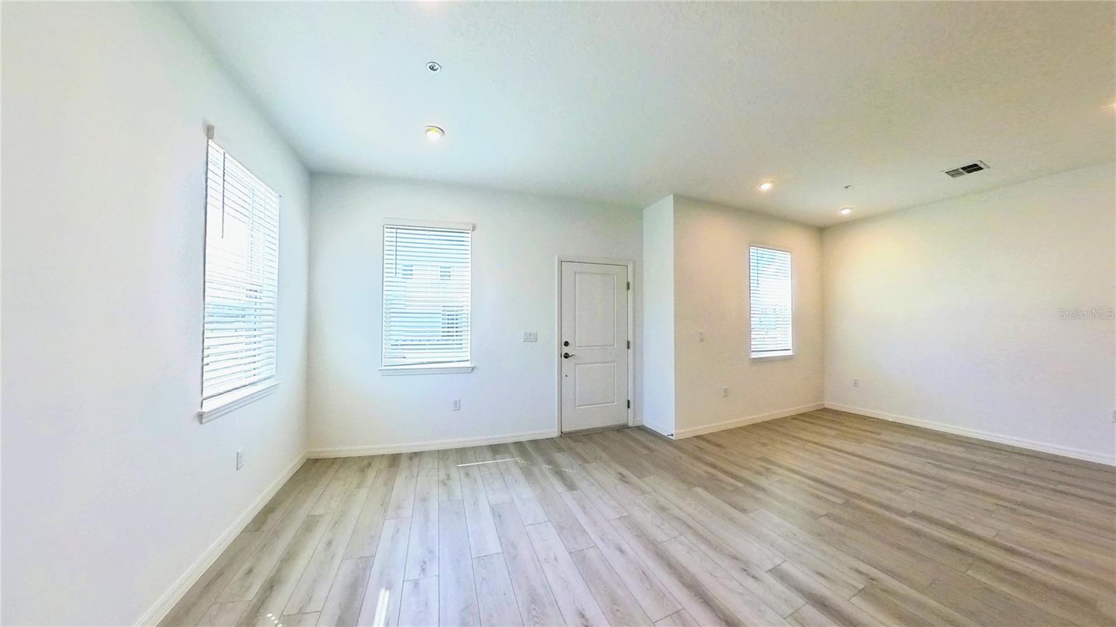 566 ORIENT AVE, DEBARY, FL, 32713