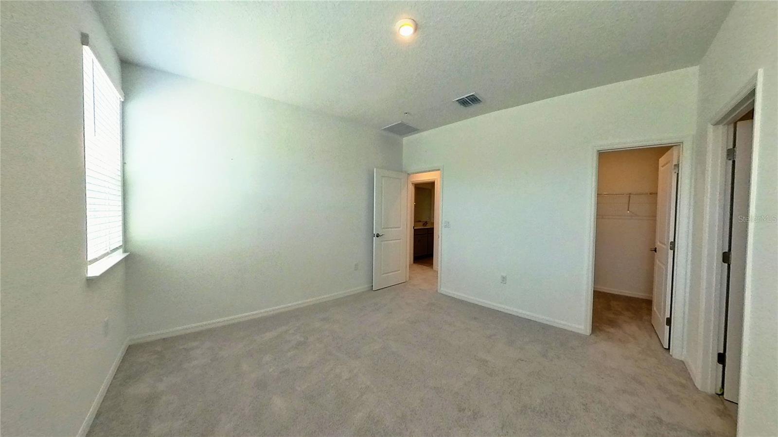566 ORIENT AVE, DEBARY, FL, 32713