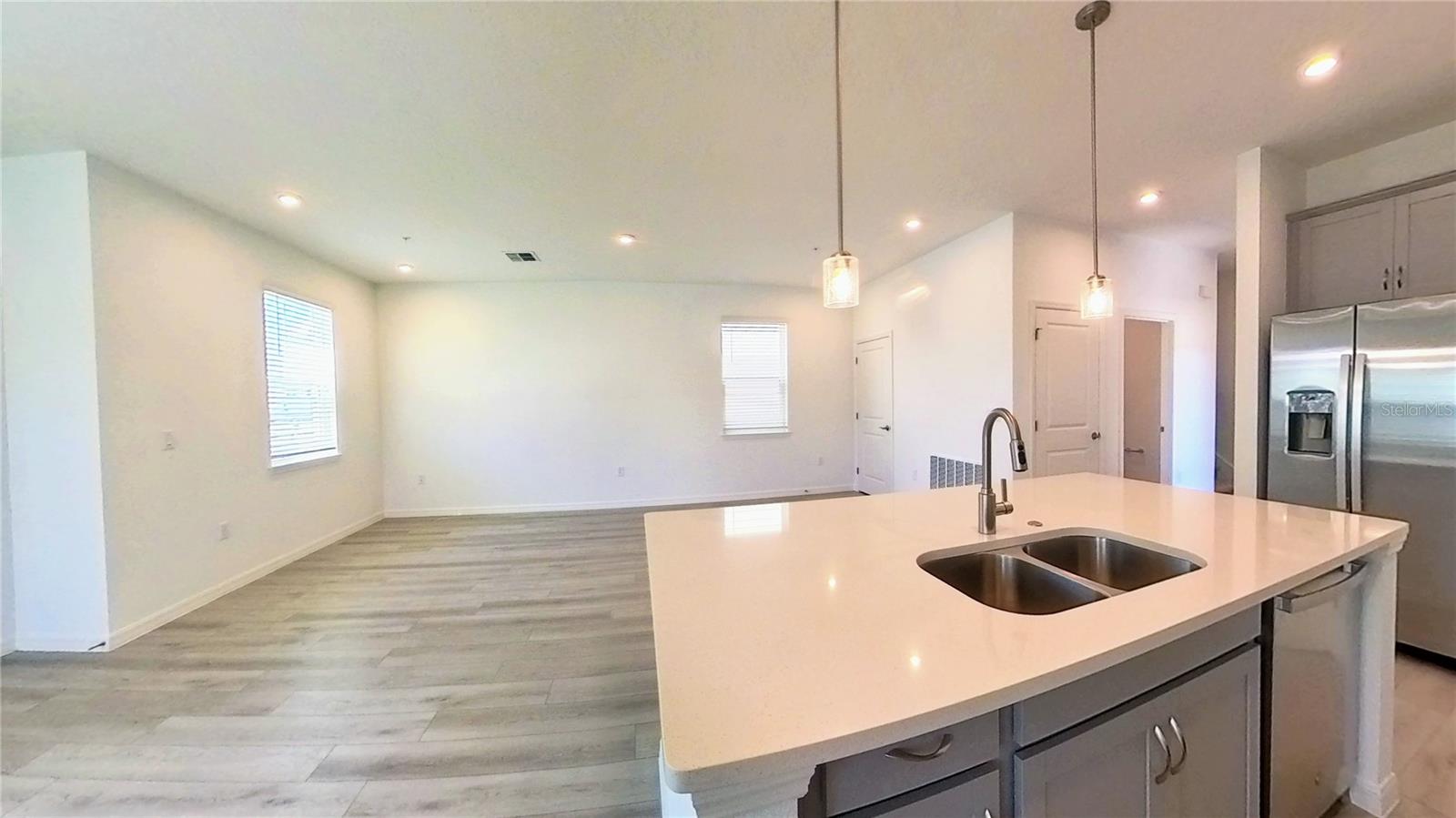 566 ORIENT AVE, DEBARY, FL, 32713