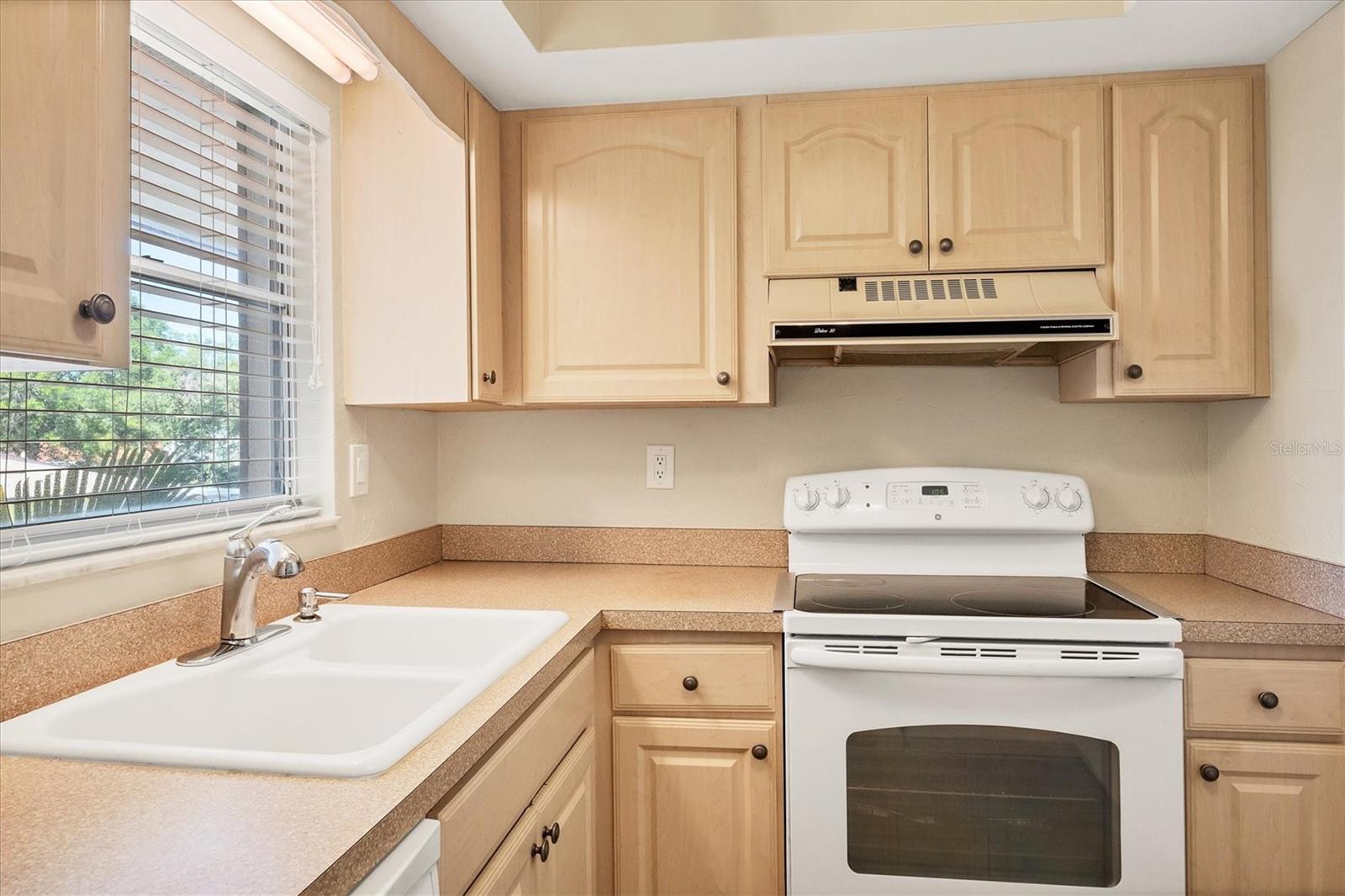 2839 SWIFTON DR #28, SARASOTA, FL, 34231