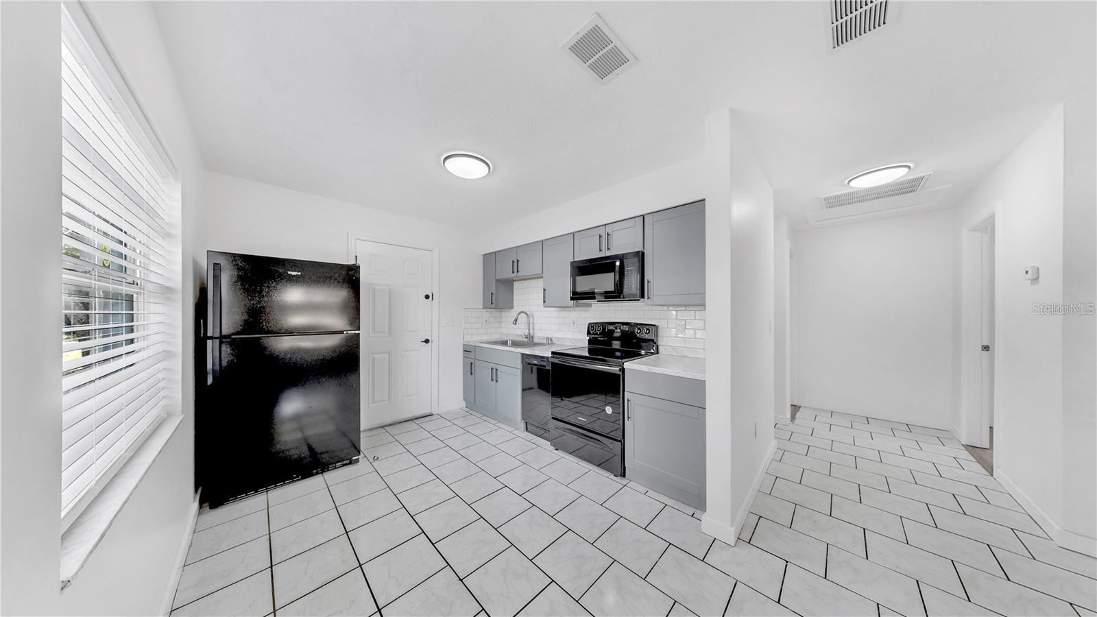1208 E SENECA AVE #B, TAMPA, FL, 33612