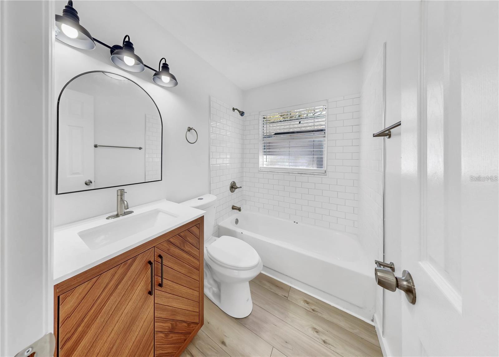 1208 E SENECA AVE #B, TAMPA, FL, 33612