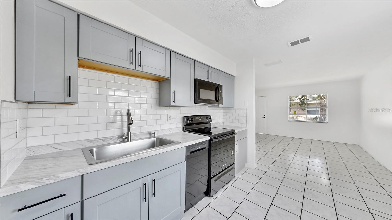 1208 E SENECA AVE #B, TAMPA, FL, 33612