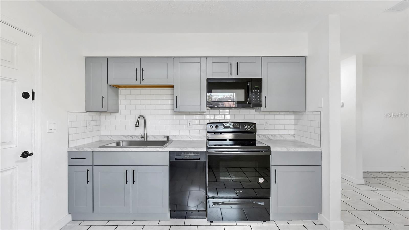 1208 E SENECA AVE #B, TAMPA, FL, 33612