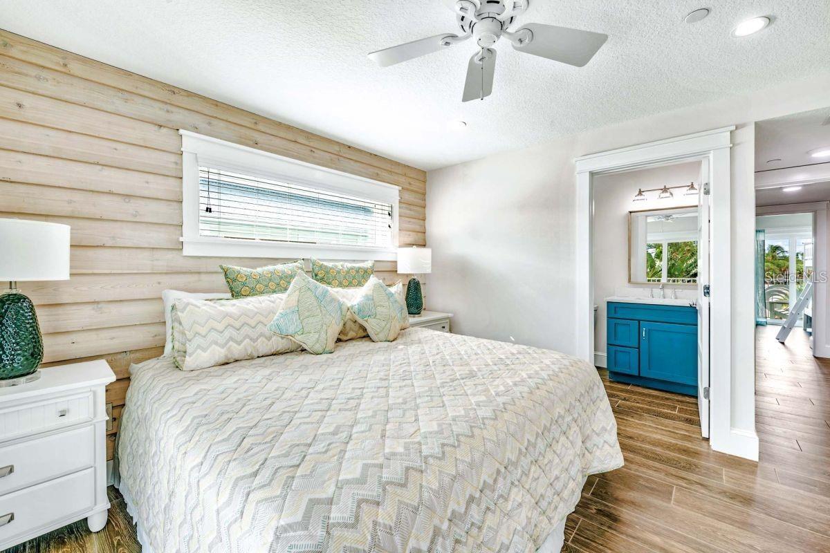 336 AVENIDA DE MAYO, SARASOTA, FL, 34242