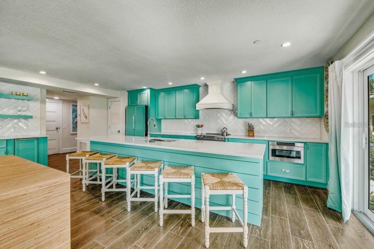 336 AVENIDA DE MAYO, SARASOTA, FL, 34242