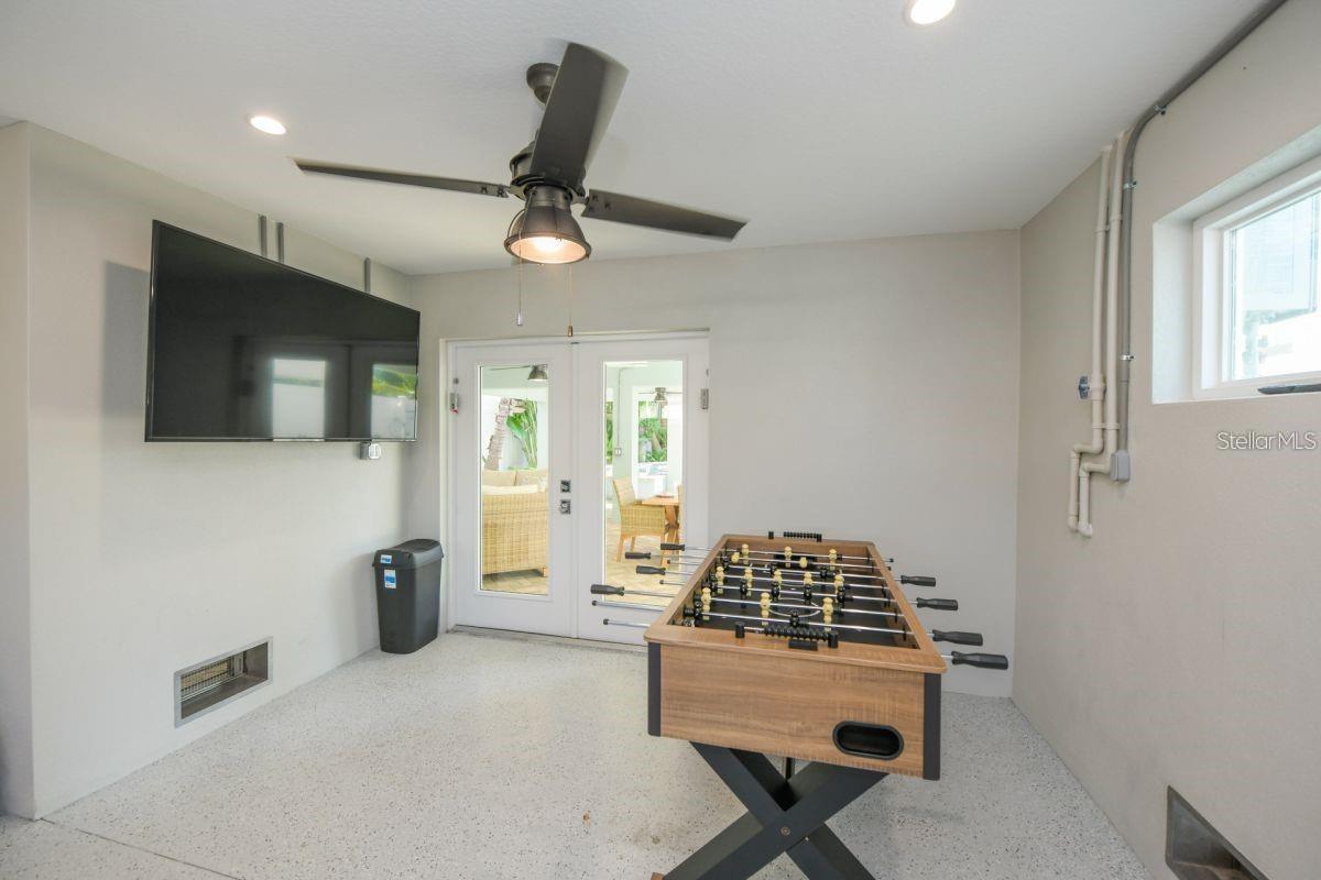 336 AVENIDA DE MAYO, SARASOTA, FL, 34242