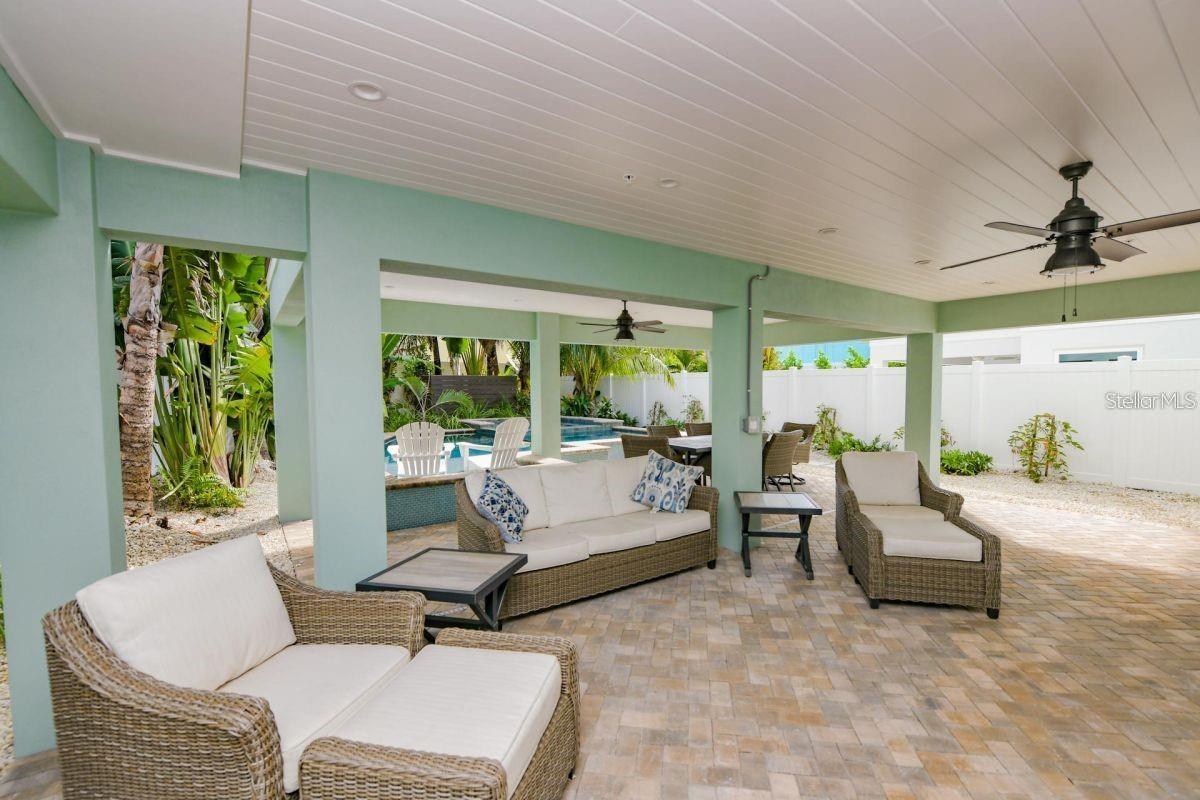 336 AVENIDA DE MAYO, SARASOTA, FL, 34242