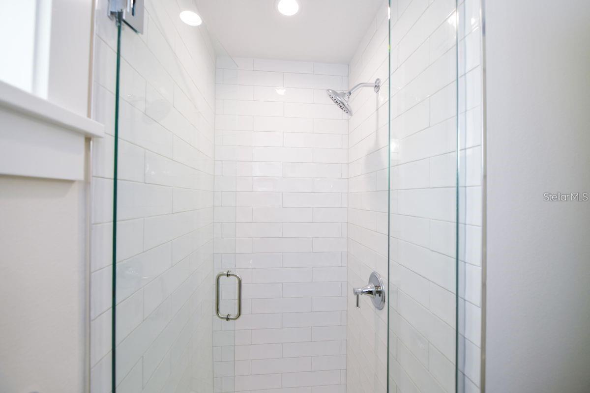 336 AVENIDA DE MAYO, SARASOTA, FL, 34242