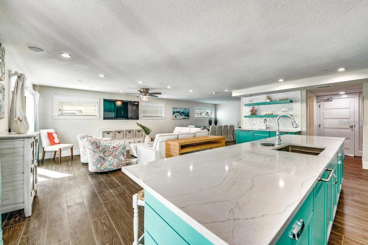 336 AVENIDA DE MAYO, SARASOTA, FL, 34242