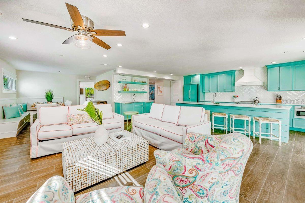 336 AVENIDA DE MAYO, SARASOTA, FL, 34242