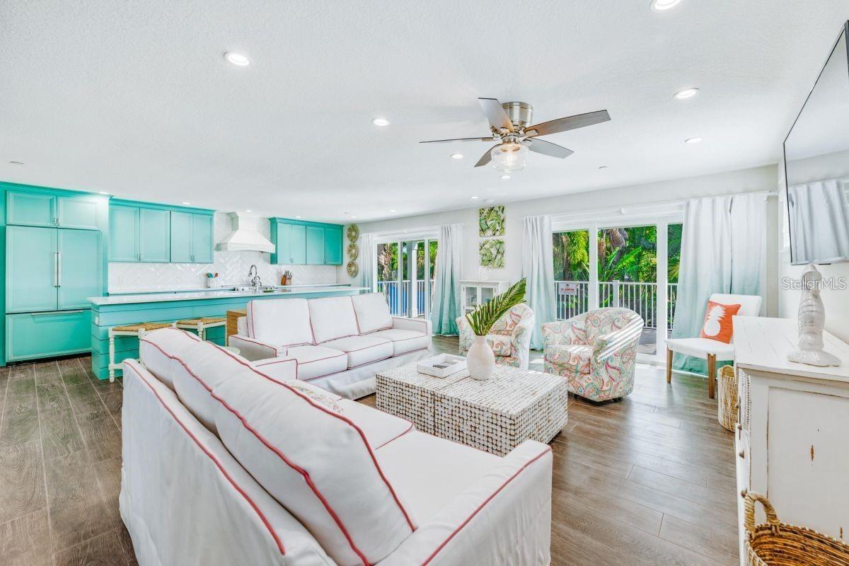 336 AVENIDA DE MAYO, SARASOTA, FL, 34242