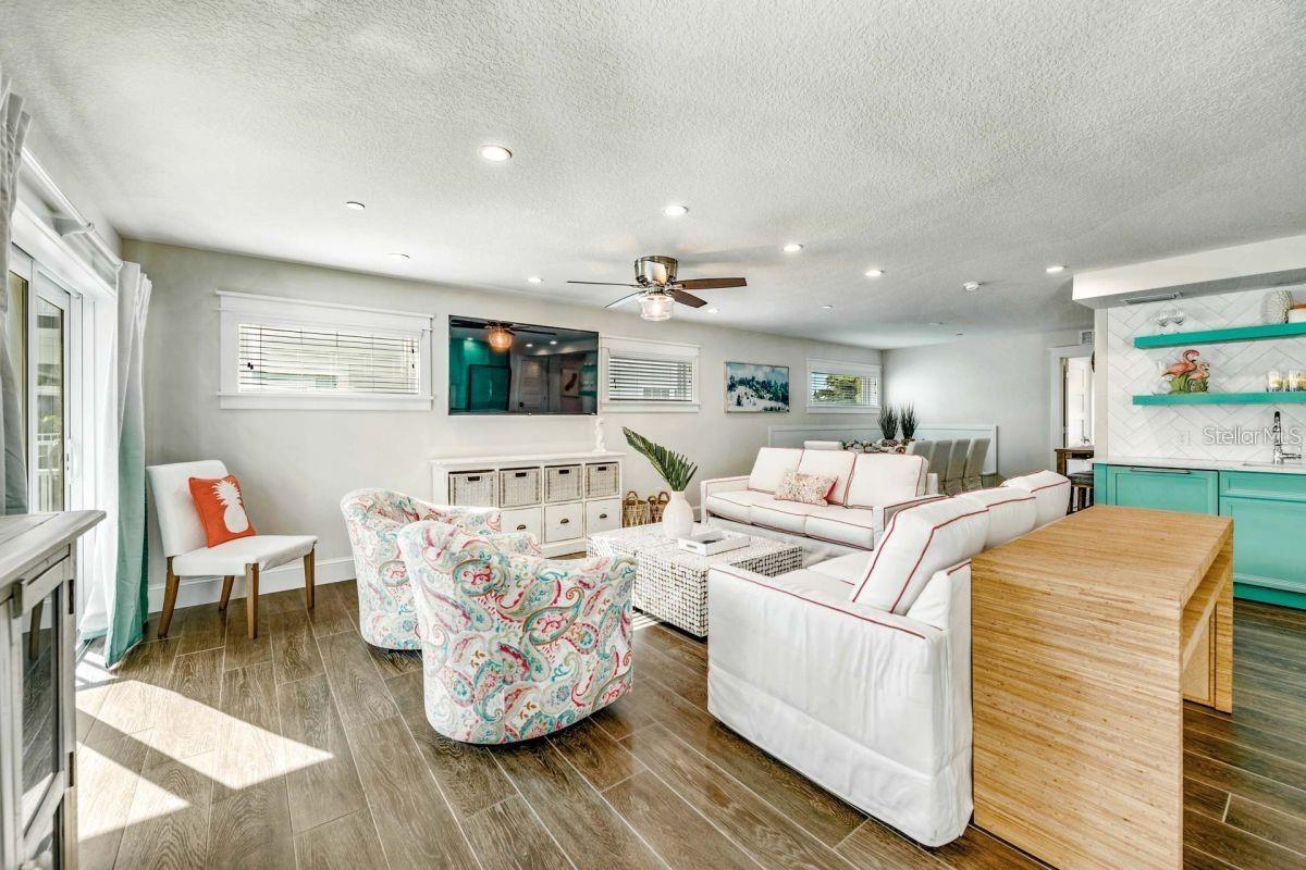 336 AVENIDA DE MAYO, SARASOTA, FL, 34242