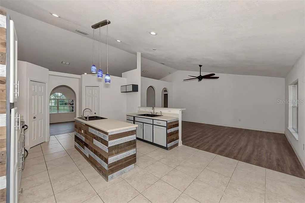 9295 MELODY CIR, PORT CHARLOTTE, FL, 33981