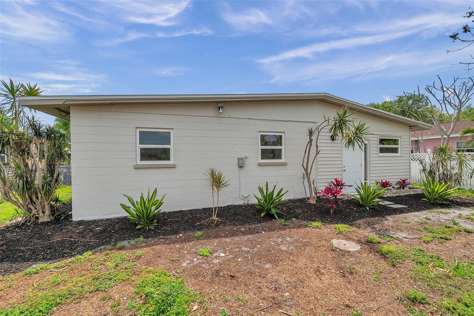 5833 DARTMOUTH AVE N, ST PETERSBURG, FL, 33710